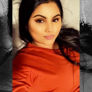 Meet your Posher, Florissa